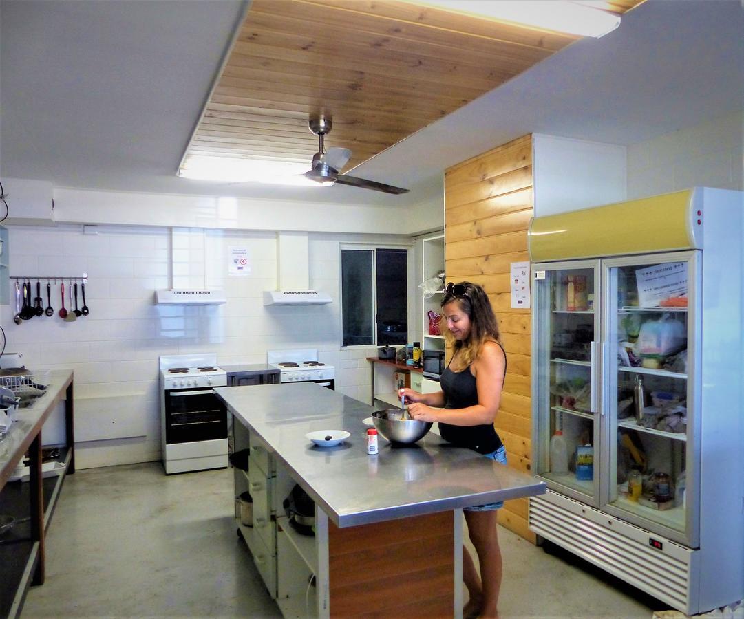 Foreign Exchange Accommodation-Beachside Townsville Exteriör bild